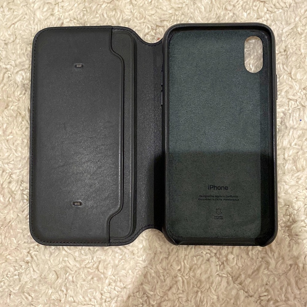 iPhone X Flip Case in Black
